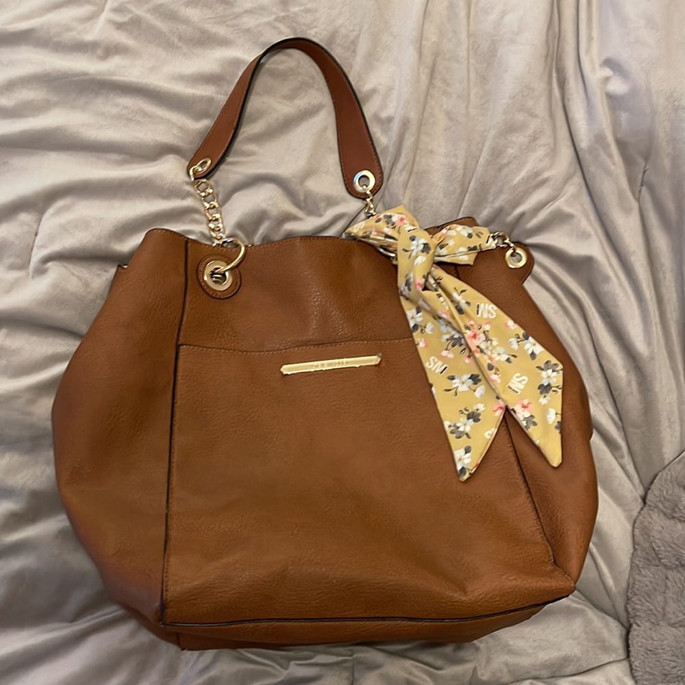 STEVE MADDEN REVERSIBLE HOBO BAG